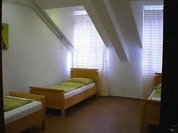 Zrinyi Hostel Budapeşte