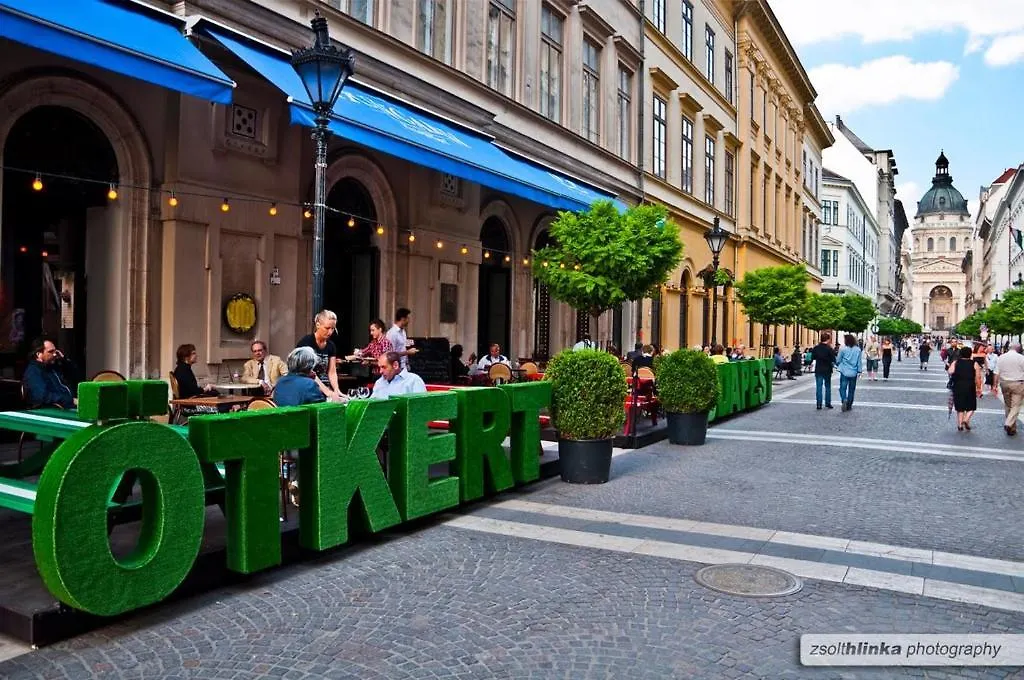 Zrinyi Hostel Budapeşte