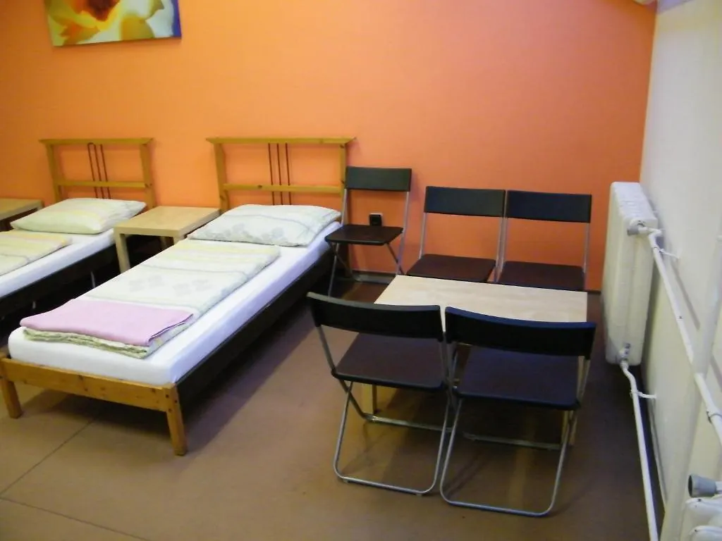Zrinyi Hostel Budapeşte Macaristan