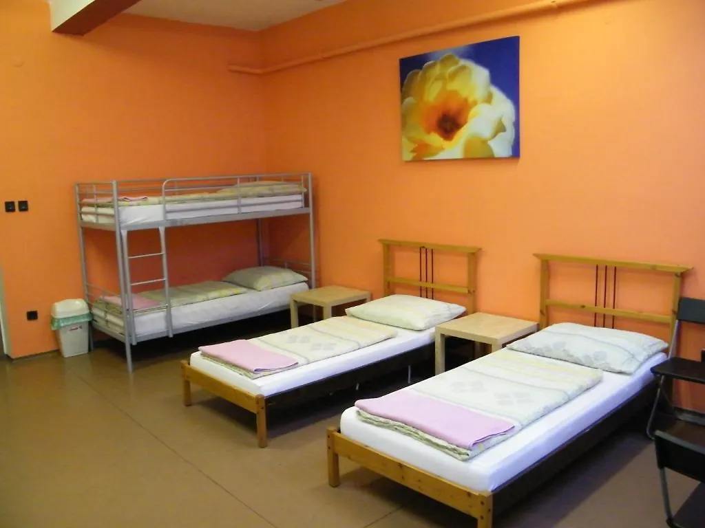 Zrinyi Hostel Budapeşte