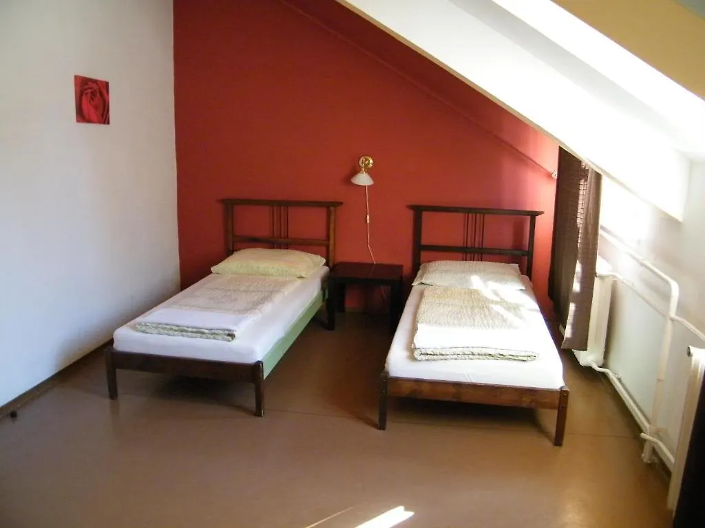Zrinyi Hostel Budapeşte Macaristan