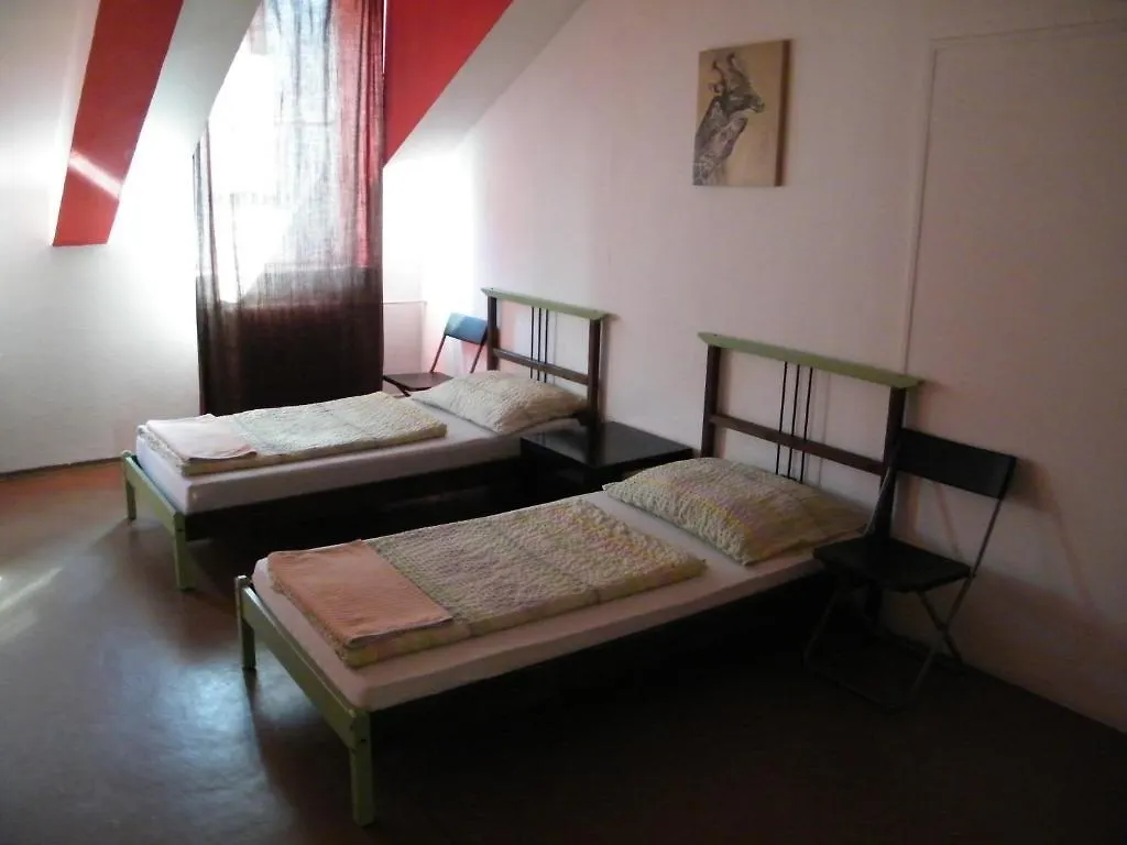 Zrinyi Hostel Budapeşte