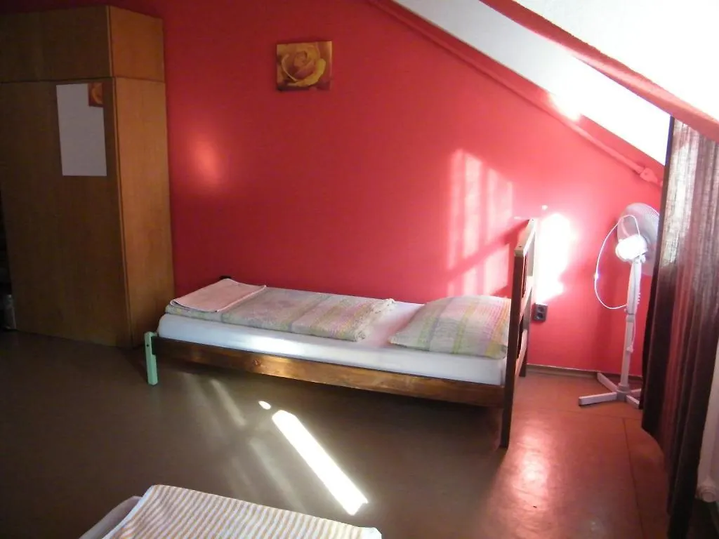 Zrinyi Hostel Budapeşte Macaristan